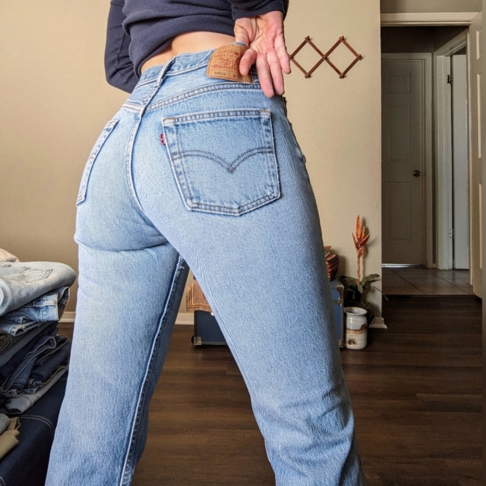 Levi's 501 Vintage Straight Leg Jeans 90s Light Blue Wash - Picture 2 of 16